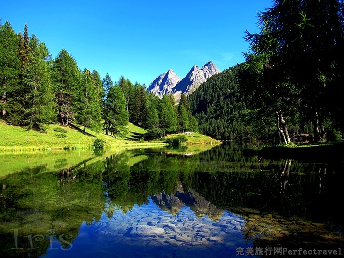 绝美的湖光倒影，湖天一色