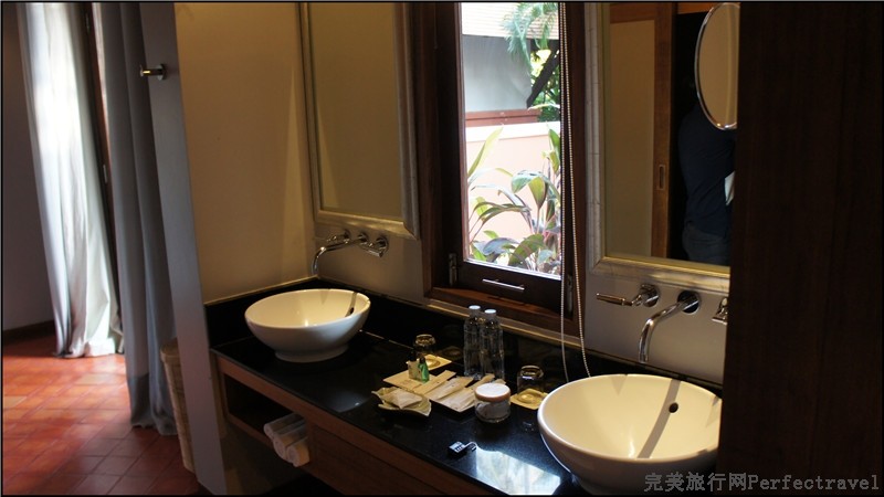 washroom.jpg