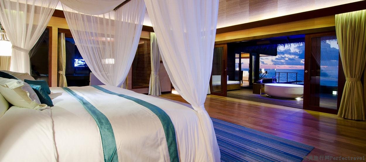 jumeirah-dhevanafushi-ocean-revive-bedroom-hero.jpg