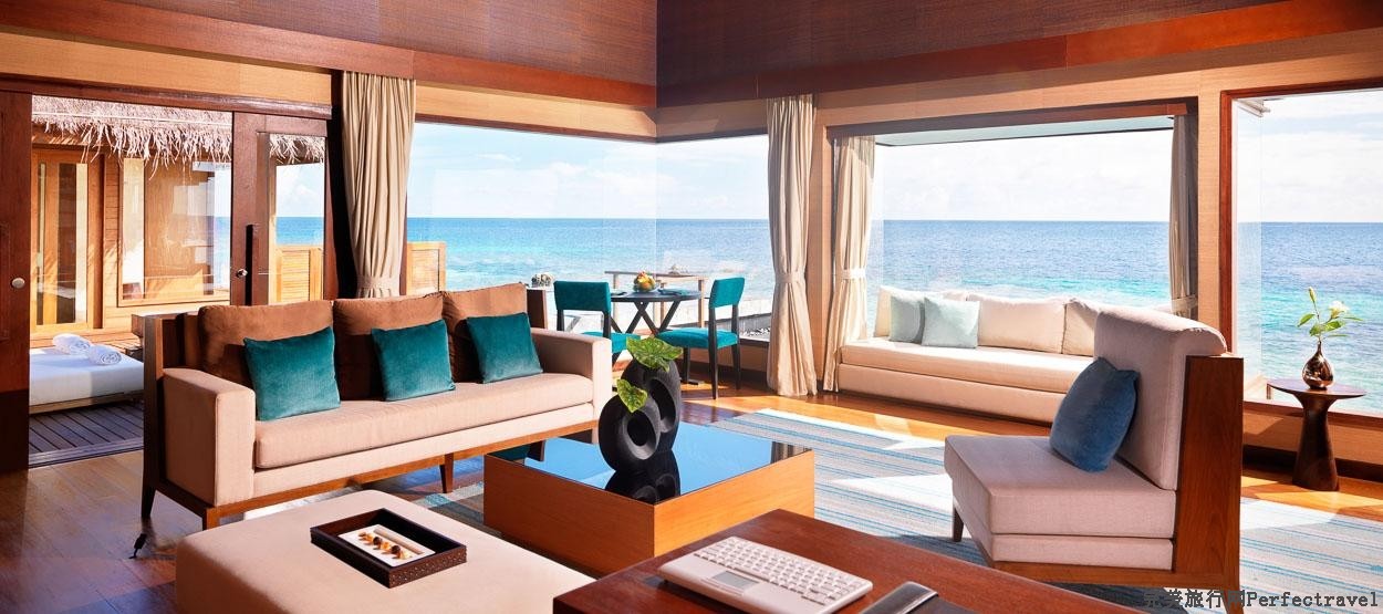 jumeirah-dhevanafushi-ocean-revives-living-room-hero.jpg
