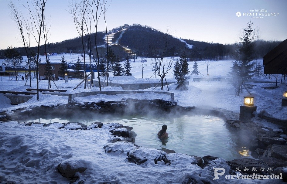 1Hyatt Regency Outdoor mineral spring pool ȿݳ copy.jpg