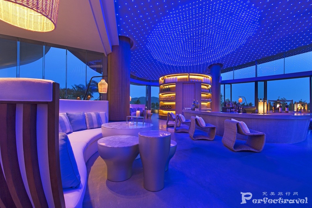 ðҹ Lobby Lounge night view.jpg
