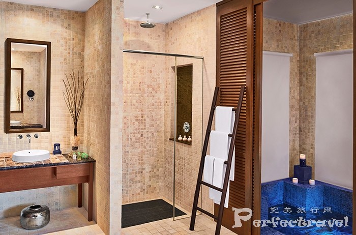 8.Three-Bedroom-Villa-Master-Bathroom.jpg