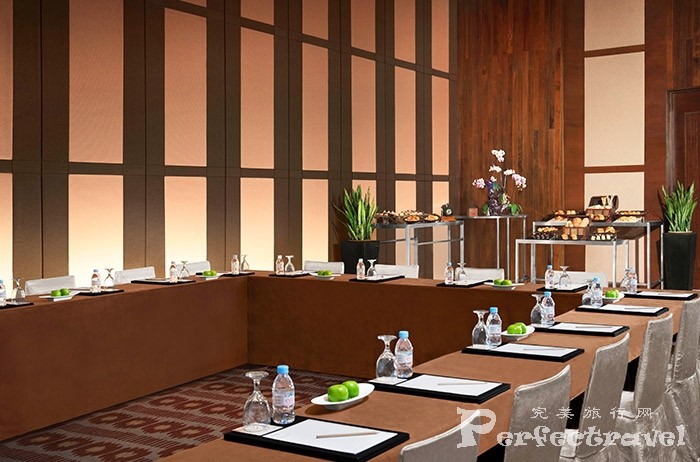 14.Meeting-Room.jpg